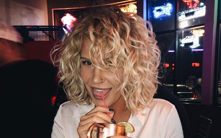 Details of Chelsey Grace's Relationship Status and Dating History!